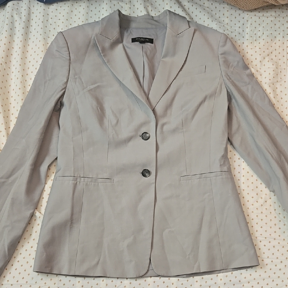 Ann Taylor Gray Blazer Structured Shoulders Tailored Fit